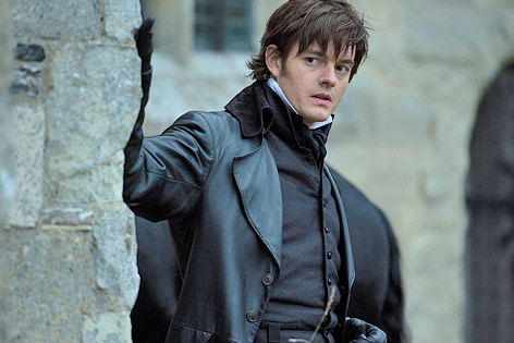 Sam Riley als Mr. Darcy in einer Szene des Films "Stolz und Vorurteil und Zombies"