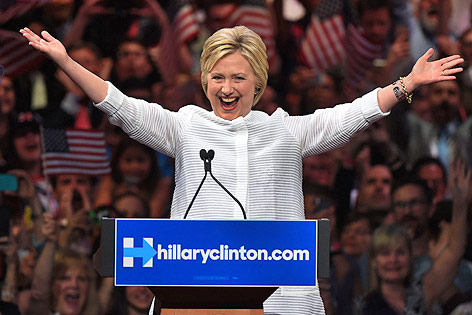© APA/AFP/Timothy A. Clary Eine jubelnde Hillary Clinton
