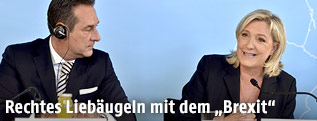 FP&Ouml;-Chef Heinz-Christian Strache und Front National-Pr&auml;sidentin Marine Le Pen