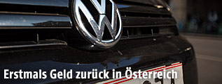 VW-Logo auf Kühlergrill