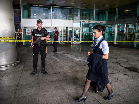 Polizei am Flughafen