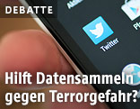 Handy mit Twitter-App