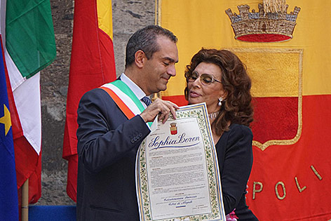 © ANSA va AP/Cesare Abbate Sophia Loren und Neapels Bürgermeister