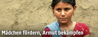 Teenager in einem ländlichen Gebiet Indiens