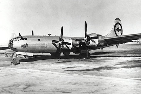 © Public Domain Boeing B-29-Bomber "Enola Gay"