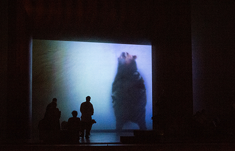 © Salzburger Festspiele / Monika Rittershaus Szene aus "Exterminating Angel"