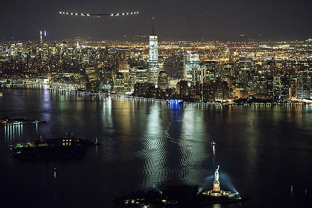 © APA/AP/Solar Impulse 2/Jean Revillard
Das Flugzeug "Solar Impulse 2" über der Freiheitsstatue in New York