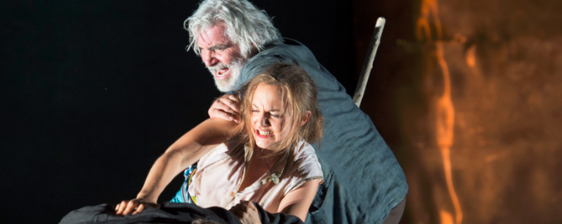 © Salzburger Festspiele / Monika Rittershaus Szenenbild aus dem Sturm mit Peter Simonischek