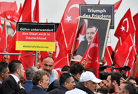 © AP/Martin Meissner Demonstraton von Erdogan-Anhängern in Köln