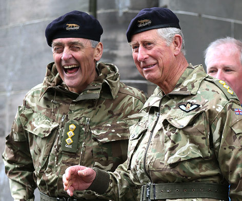 © APA/AP/PA FILE/Andrew Milligan Gerald Cavendish Grosvenor, Duke of Westminster und Prinz Charles