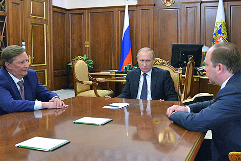 © APA/AFP/Alexei Druzhinin Der russische Präsident Wladimir Putin mit seinem neuen und seinem alten Stabschef