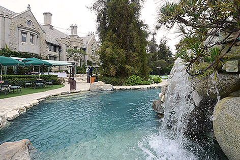 © APA/AFP/Frederic J. Brown Playboy Mansion in Los Angeles