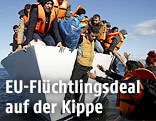 Flüchtlinge kommen auf der griechischen Insel Lesbos an