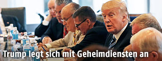 Donalt Trump bei einem Geheimdienstbriefing