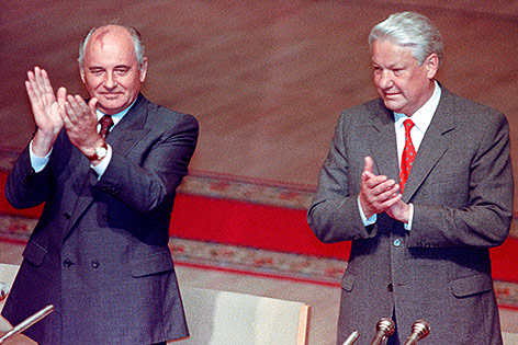 © Reuters/Alexander Natruskin Boris Yeltsin und Mikhail Gorbachev, 1991