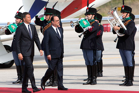 © APA/AP/Riccardo De Luca Matteo Renzi und Francois Hollande