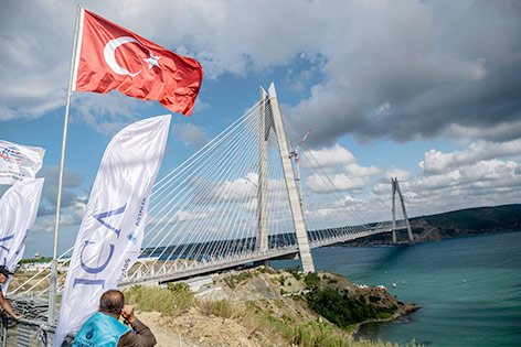 © AP/AFP/Ozan Kose Sultan-Selim-Brücke