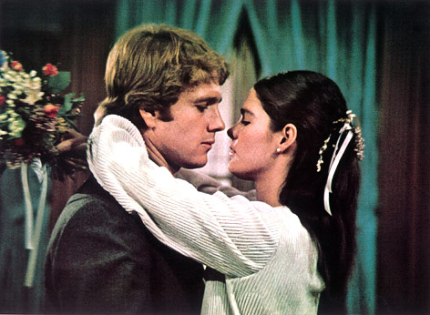 © picturedesk.com/United Archives/90061 Ryan O’Neal und Ali MacGraw im Film „Love Story“ (1970)