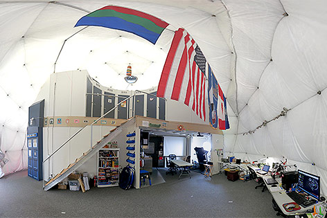 © APA/AFP/University of Hawaii at Manoa HI-SEAS-Kuppel von Innen