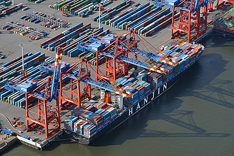 © picturedesk.com/Aufwind-Luftbilder/Visum Hanjin-Containerschiff in Hamburg