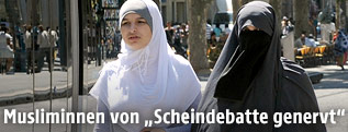 Frauen in Burkas