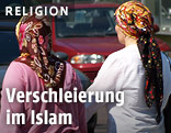 Verschleierte Passantinen mit Kopft&uuml;chern