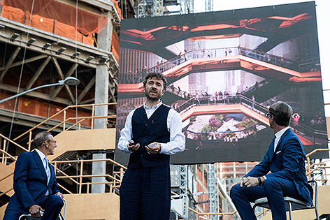 © Getty Images/Drew Angerer Stephen Ross, Thomas Heatherwick undThomas Woltz bei der Präsentation des "Vessel"