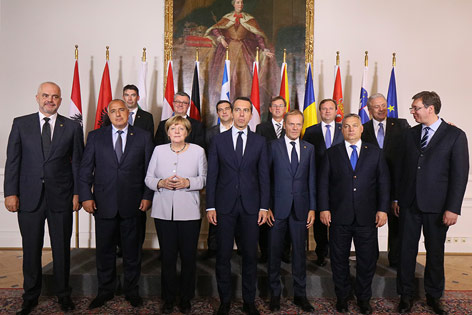 © APA/AP/Ronald Zak Gruppenbild vom Flüchtlingsgipfel in Wien