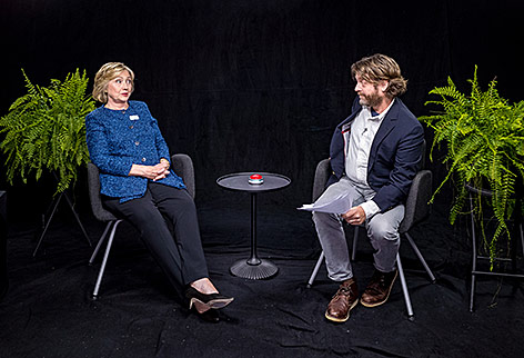 Hillary Clinton in der TV-Show von Zach Galifianakis