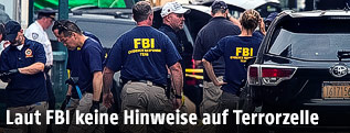 Ermittler des FBI am Ort der Explosion in Manhattan