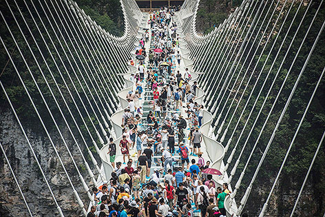 © APA/AFP/Fred Dufour Zhangjiajie-Glasbrücke