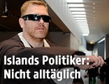 Reykjaviks ehemaliger Bürgermeister Jon Gnarr in einem Obi-Wan-Kostüm