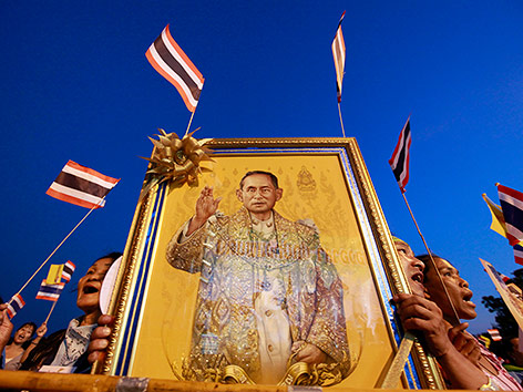 © Reuters/Sukree Sukplang Gemälde von Bhumibol Adulyade