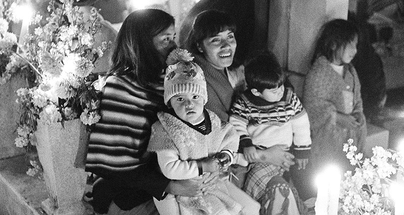 © AP/HEM Mexikanische Feierlichkeiten auf einem Friedhof, 1976