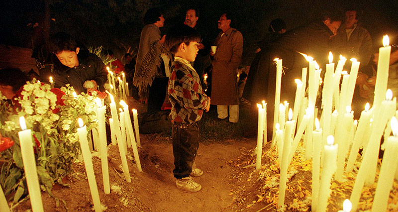 © Reuters Kind mit Kerze