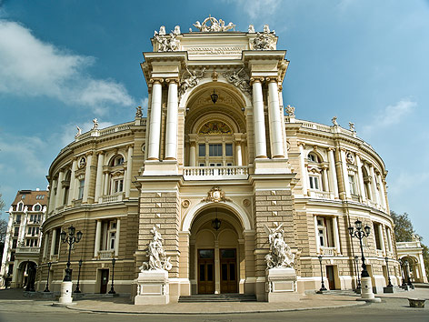 © gettyimages.com/Anton Hlushchenko Opernhaus in Odessa