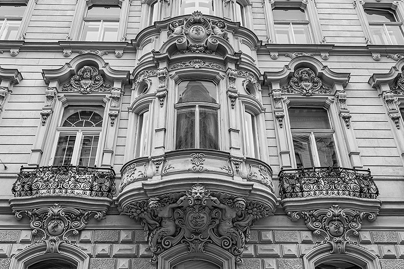 © ORF.at/Dominique Hammer Ornamente und ein Erker auf dem Gebäude der kolumbianischen Botschaft gebaut von den Architekten Fellner und Helmer
