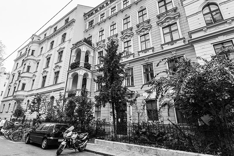 © ORF.at/Dominique Hammer Wohnhäuser in der Zeinlhofergasse gebaut von den Architekten Fellner und Helmer