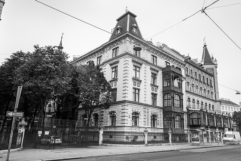 © ORF.at/Dominique Hammer Seitenansicht des Margaretenhofs in Wien gebaut von den Architekten Fellner und Helmer
