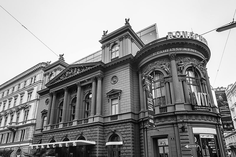 © ORF.at/Dominique Hammer Seitenansicht vom Ronacher in Wien gebaut von den Architekten Fellner und Helmer