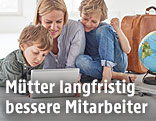 Mutter mit zwei Kindern