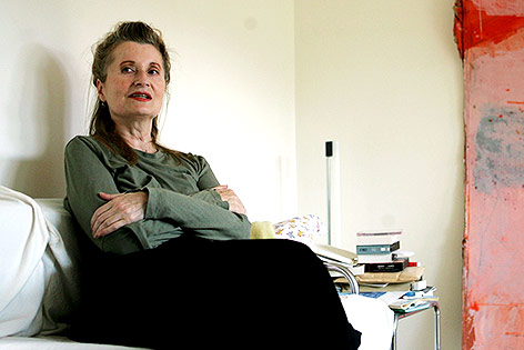 © APA/Roland Schlager Elfriede Jelinek in ihrer Wohnung