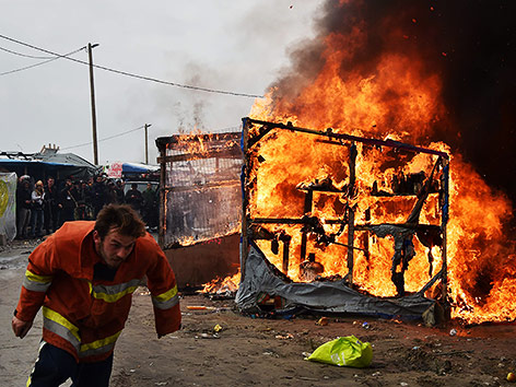 © APA/AFP/Philippe Huguen Brand in Calais