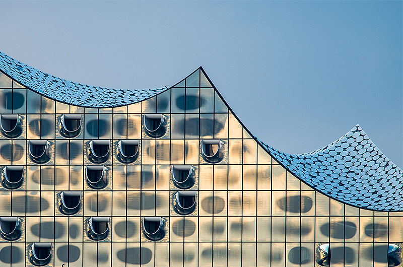 © APA/dpa/Lukas Schulze Fassade der Elbphilharmonie