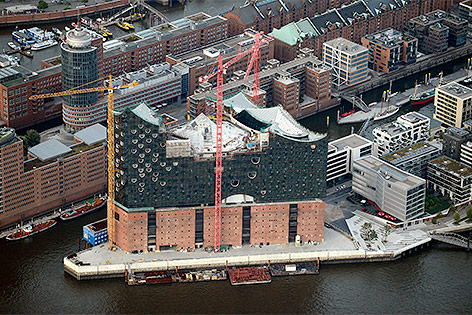 © Reuters/Fabian Bimmer Elbphilharmonie in Hamburg