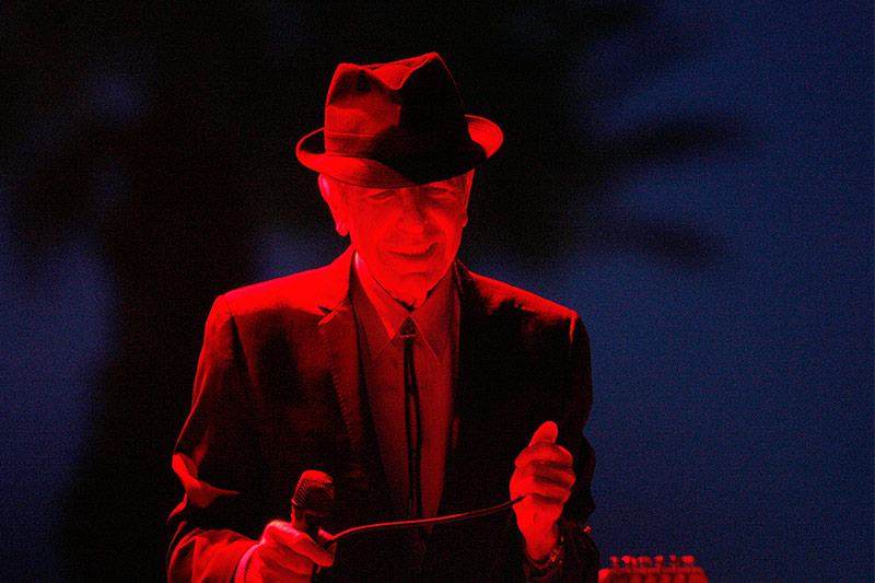 © Reuters/Luke MacGregor Leonard Cohen beim Glastonbury Festival 2008