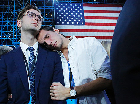 © APA/AP/Kena Betancur Enttäuschte Clinton-Anhänger im Javits Convention Center