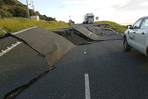 © APA/AFP/NEW ZEALAND TRANSPORT AGENCY Aufgerissene Straße
