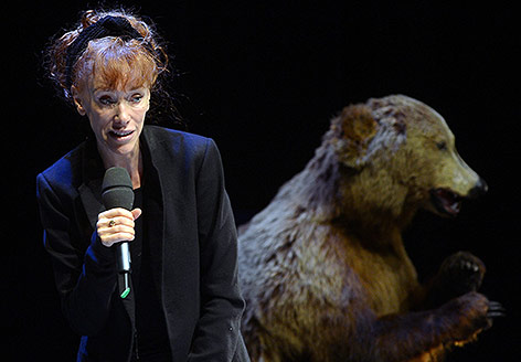 © picturedesk.com/EPA/Britta Pedersen Sibylle Berg bei einer Lesung