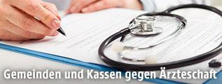 Hausarzt und Stethoskop